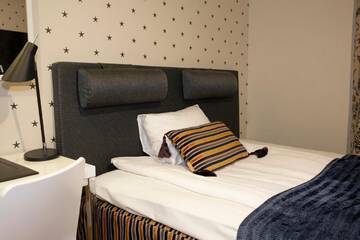 Фото номера Стандартный одноместный номер Отель Hotel Epoque &amp; Apartments г. Пиетарсаари 4