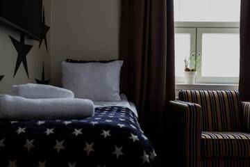 Фото номера Стандартный трехместный номер Отель Hotel Epoque &amp; Apartments г. Пиетарсаари 2