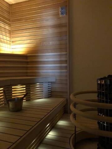 Фото номера Двухместный номер «Гранд» Делюкс с 1 кроватью Отель Hotel Epoque &amp; Apartments г. Пиетарсаари 6